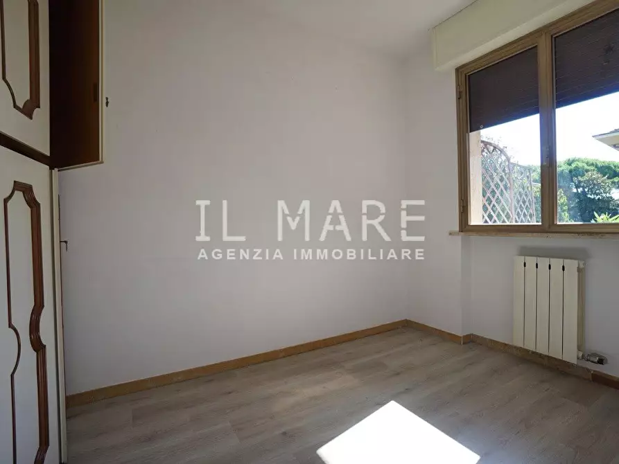 Immagine 19 di Appartamento in vendita  a Massa