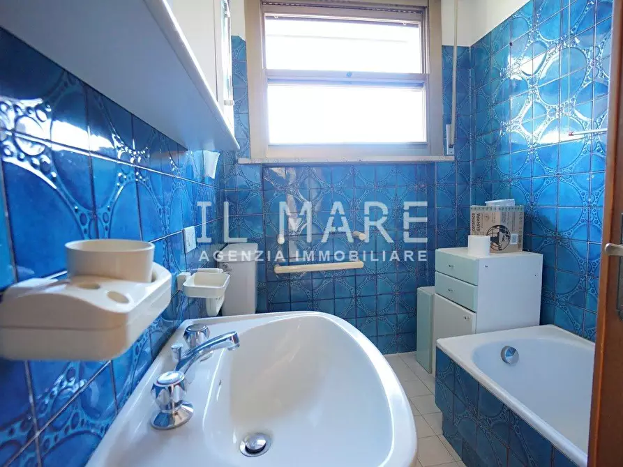 Immagine 21 di Appartamento in vendita  a Massa