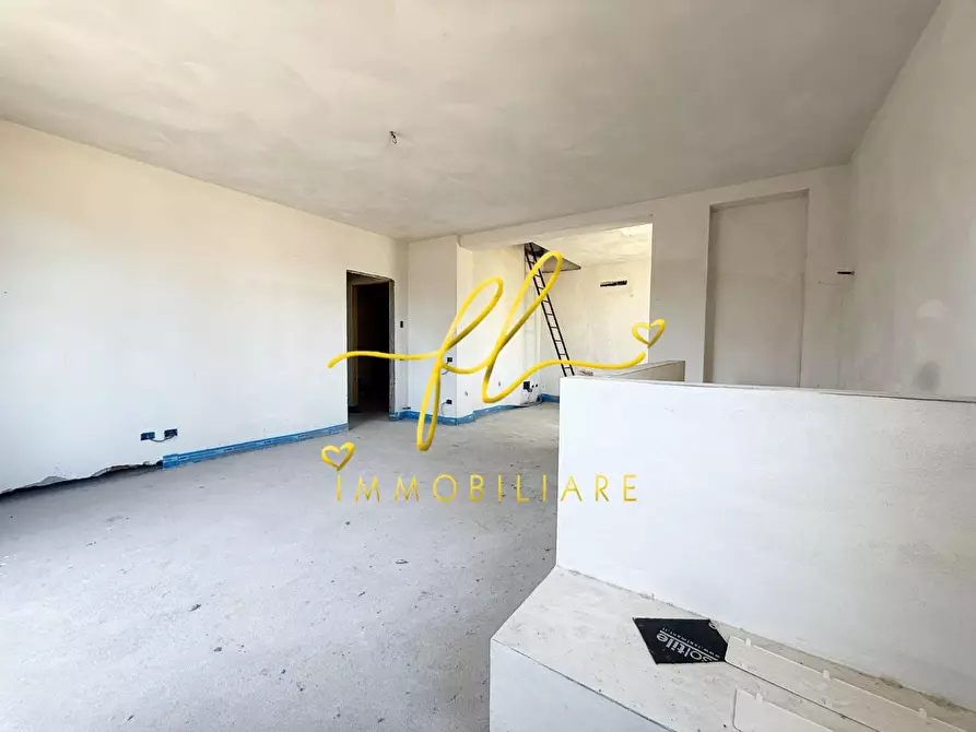 Immagine 6 di Appartamento in vendita  a Cecina