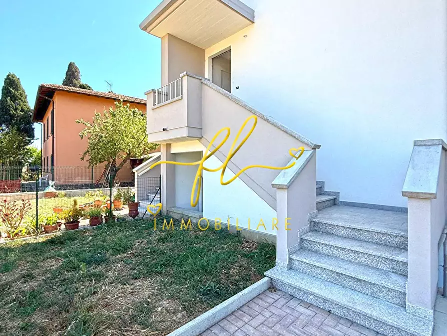 Immagine 1 di Appartamento in vendita  a Cecina