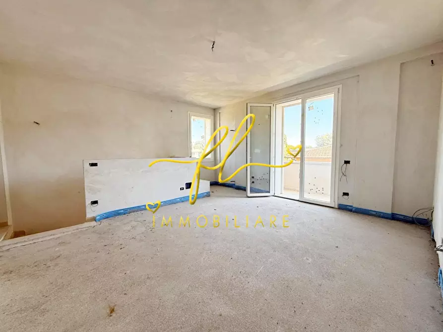 Immagine 4 di Appartamento in vendita  a Cecina