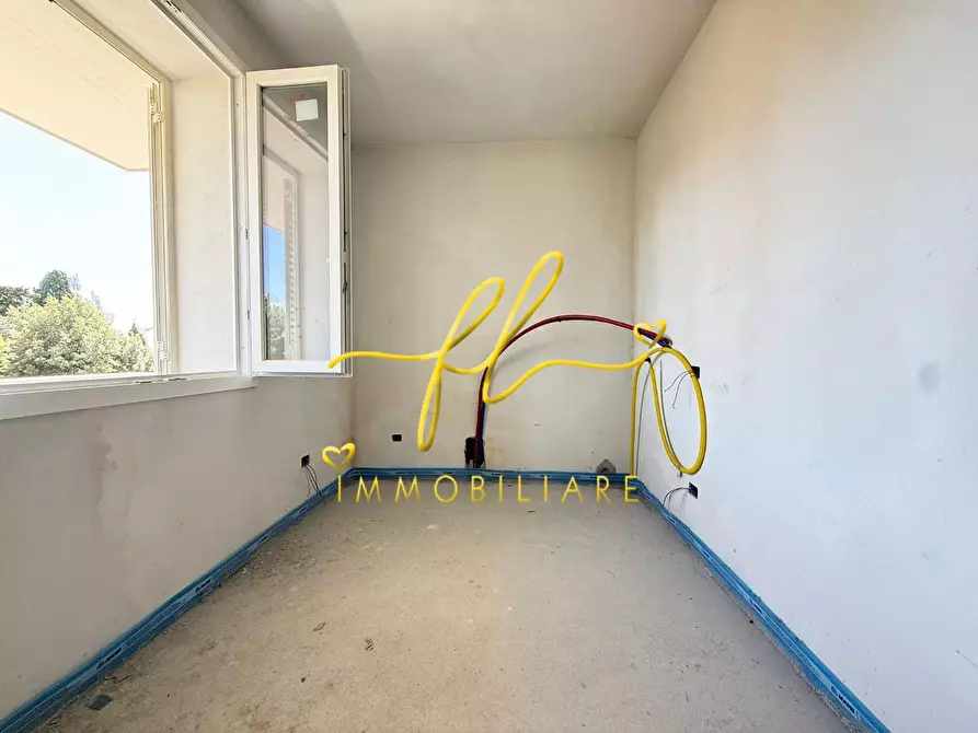 Immagine 10 di Appartamento in vendita  a Cecina