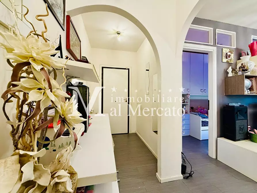 Immagine 16 di Appartamento in vendita  a Viareggio