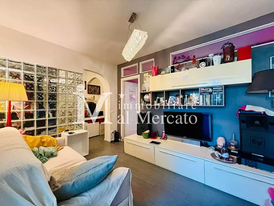 Immagine 4 di Appartamento in vendita  a Viareggio