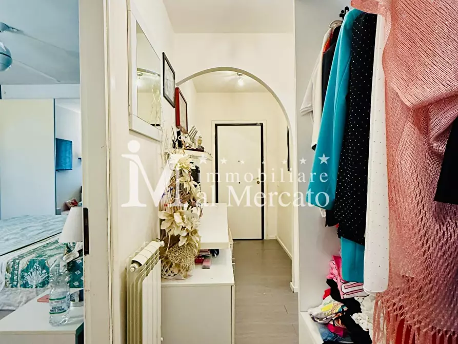 Immagine 14 di Appartamento in vendita  a Viareggio