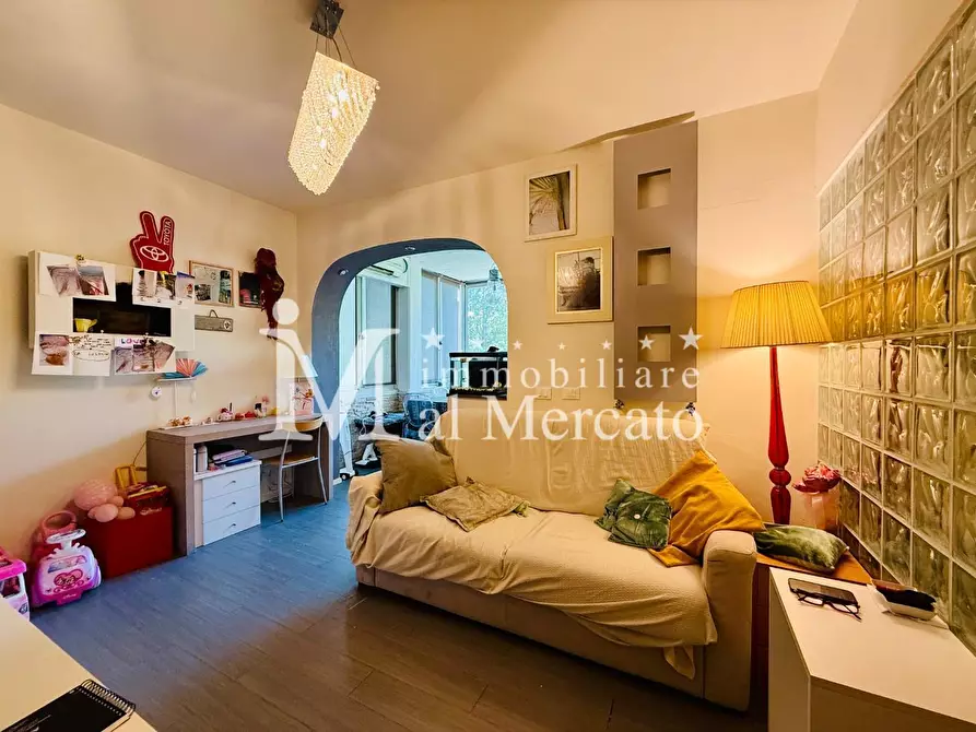 Immagine 2 di Appartamento in vendita  a Viareggio