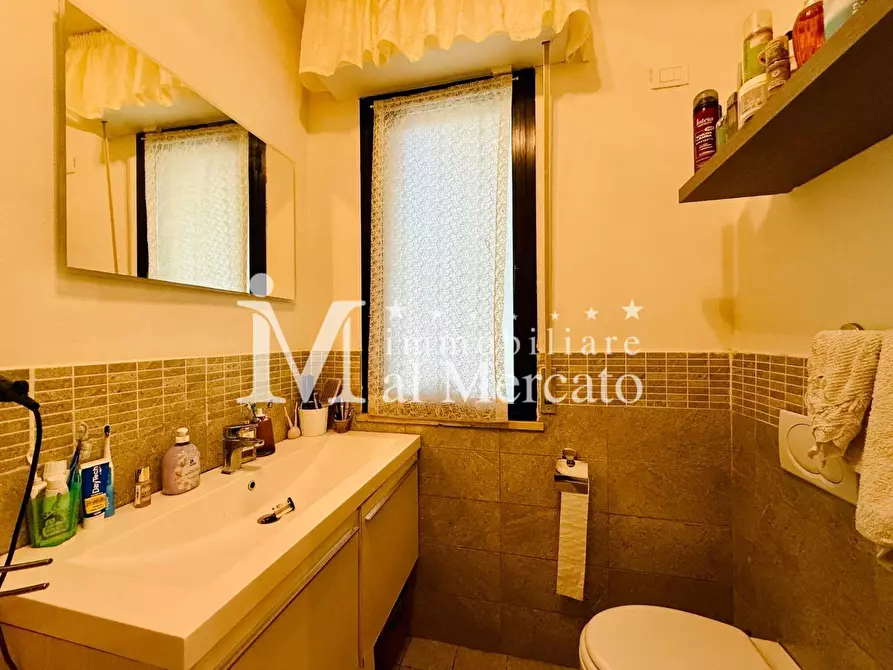 Immagine 25 di Appartamento in vendita  a Viareggio