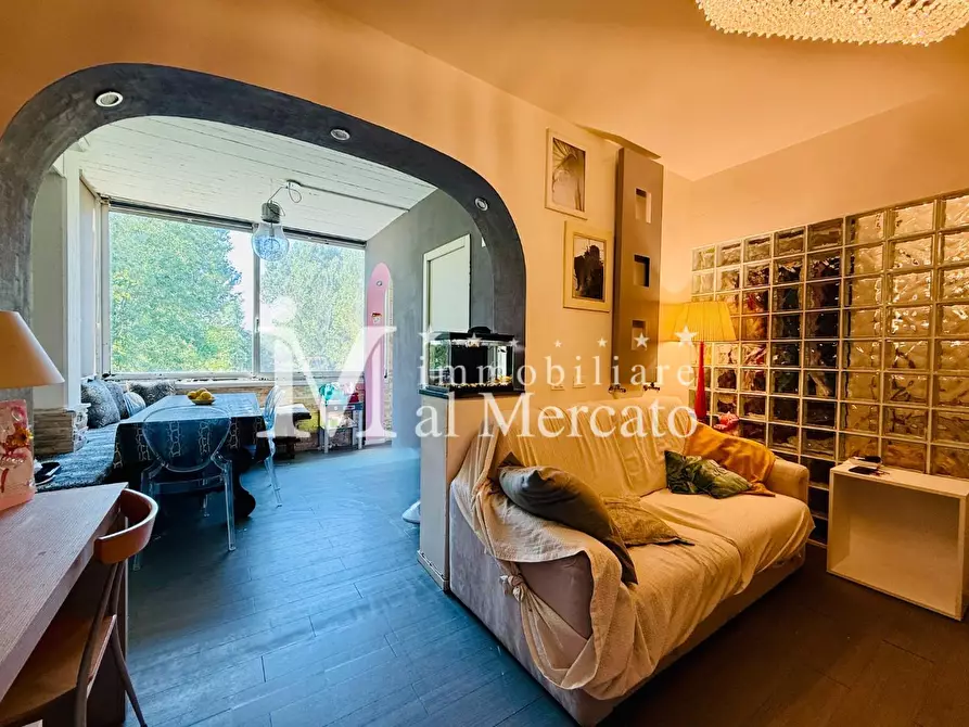 Immagine 1 di Appartamento in vendita  a Viareggio