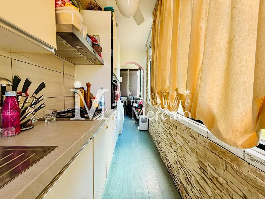 Immagine 13 di Appartamento in vendita  a Viareggio