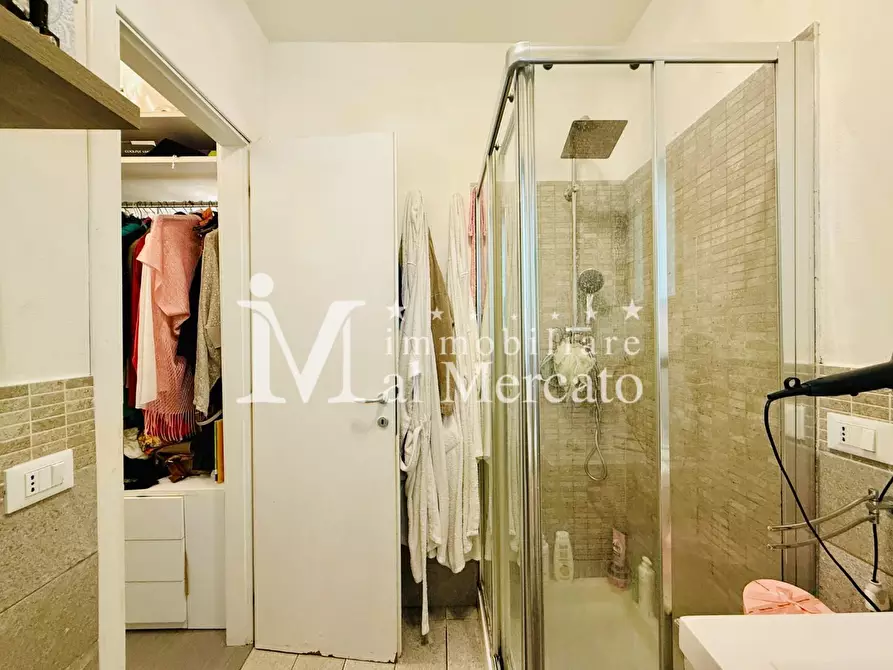 Immagine 24 di Appartamento in vendita  a Viareggio