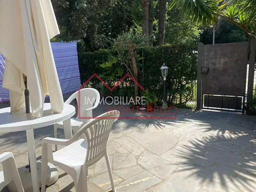 Immagine 7 di Villetta a schiera in vendita  a Forte Dei Marmi