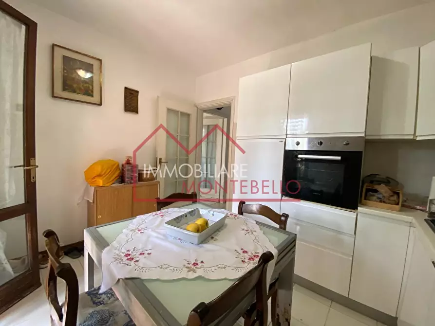 Immagine 12 di Villetta a schiera in vendita  a Forte Dei Marmi