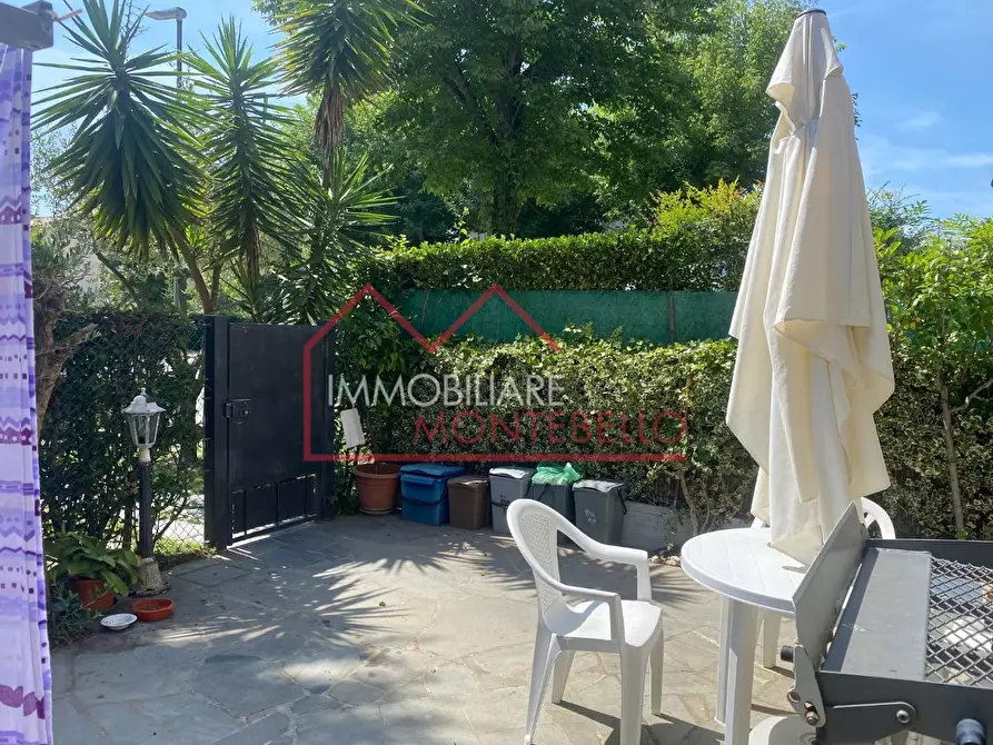 Immagine 6 di Villetta a schiera in vendita  a Forte Dei Marmi