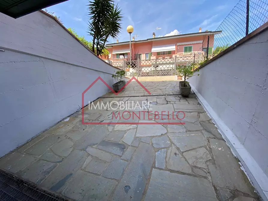 Immagine 19 di Villetta a schiera in vendita  a Forte Dei Marmi