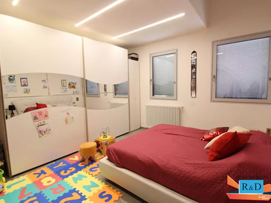 Immagine 11 di Appartamento in vendita  a Poggibonsi