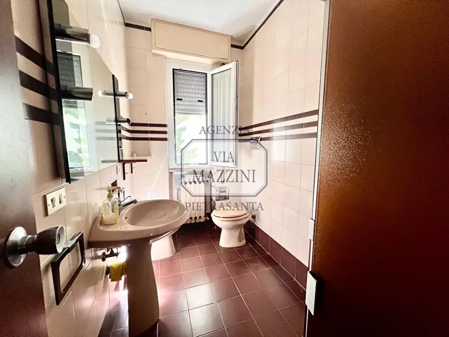 Immagine 20 di Casa bifamiliare in vendita  a Pietrasanta