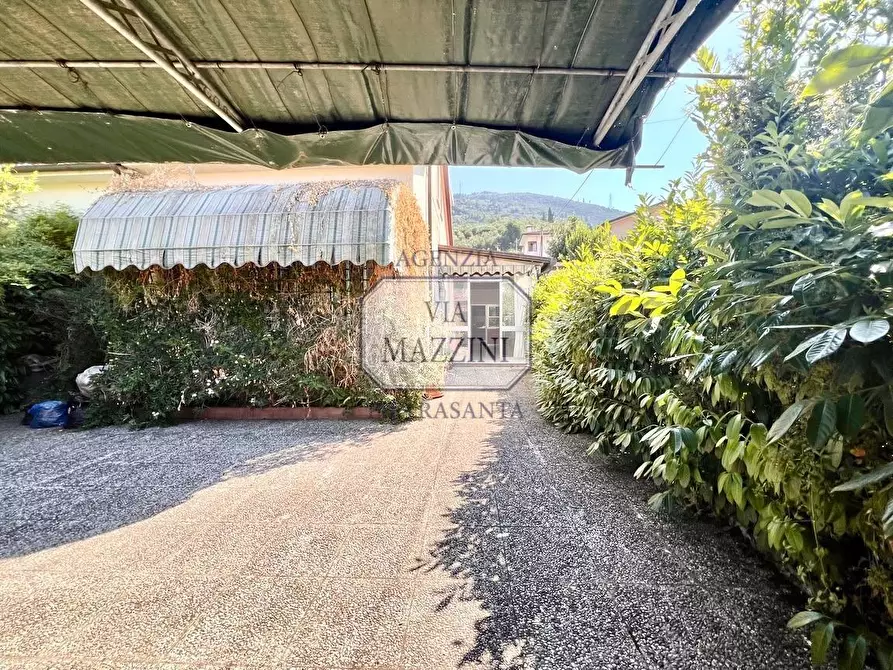 Immagine 2 di Casa bifamiliare in vendita  a Pietrasanta