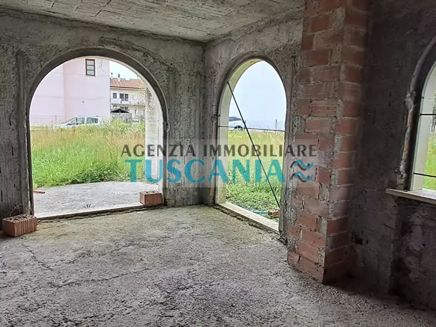 Immagine 16 di Villa in vendita  a Montignoso