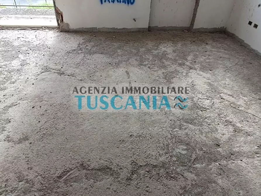 Immagine 19 di Villa in vendita  a Montignoso