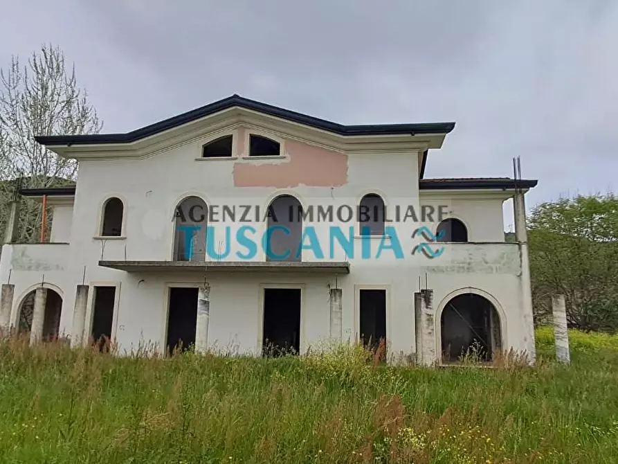 Immagine 6 di Villa in vendita  a Montignoso