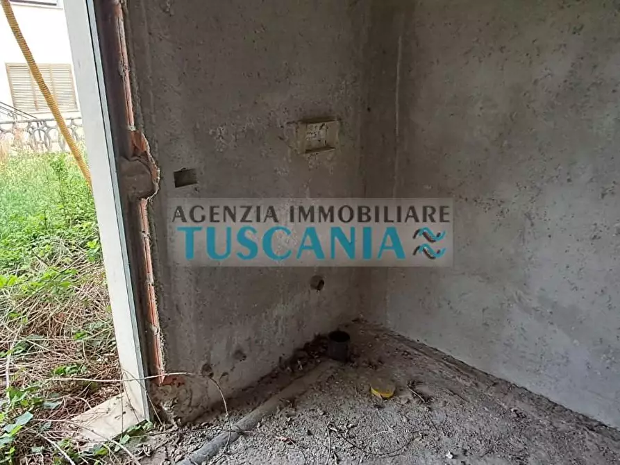 Immagine 12 di Villa in vendita  a Montignoso