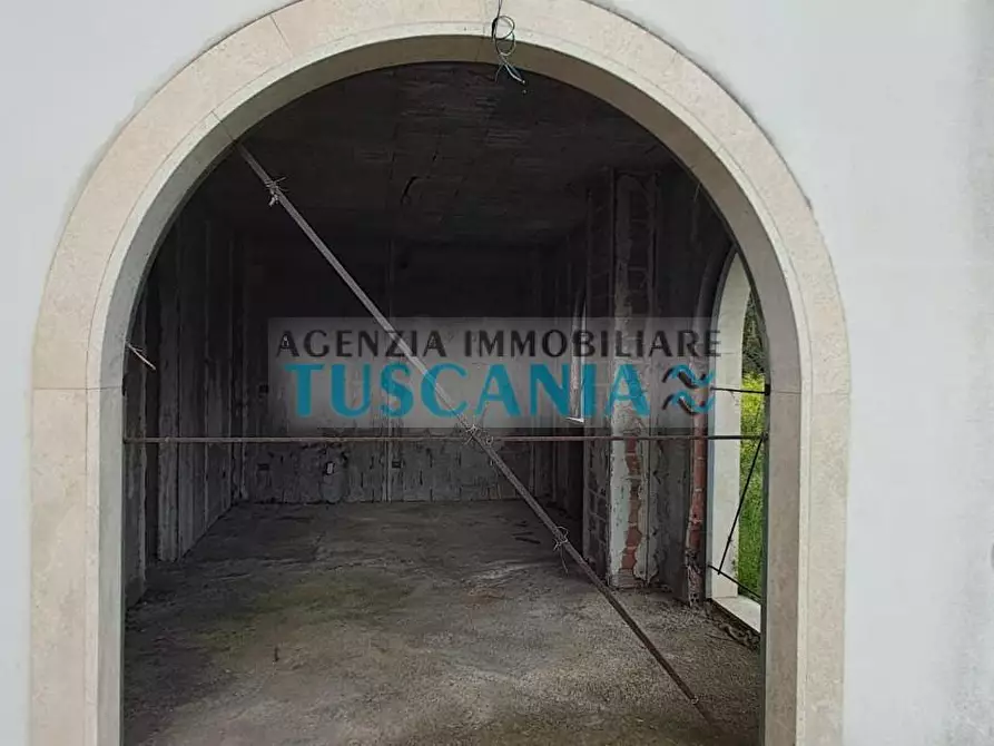Immagine 18 di Villa in vendita  a Montignoso