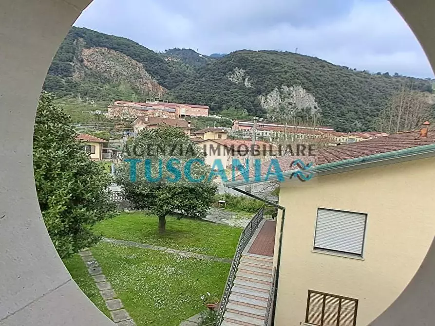 Immagine 25 di Villa in vendita  a Montignoso