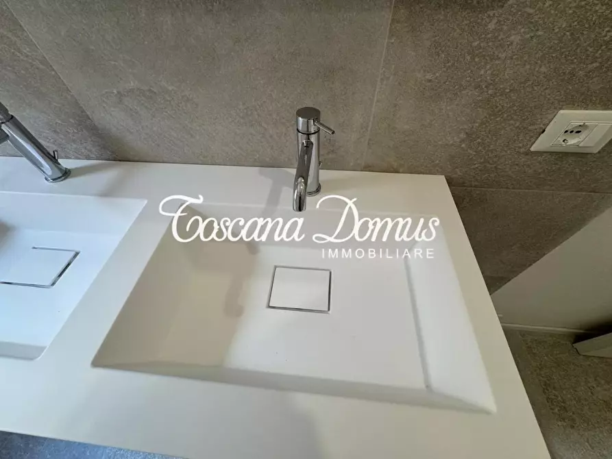 Immagine 22 di Appartamento in vendita  a Siena