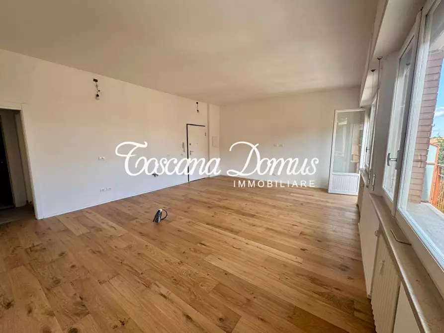 Immagine 11 di Appartamento in vendita  a Siena