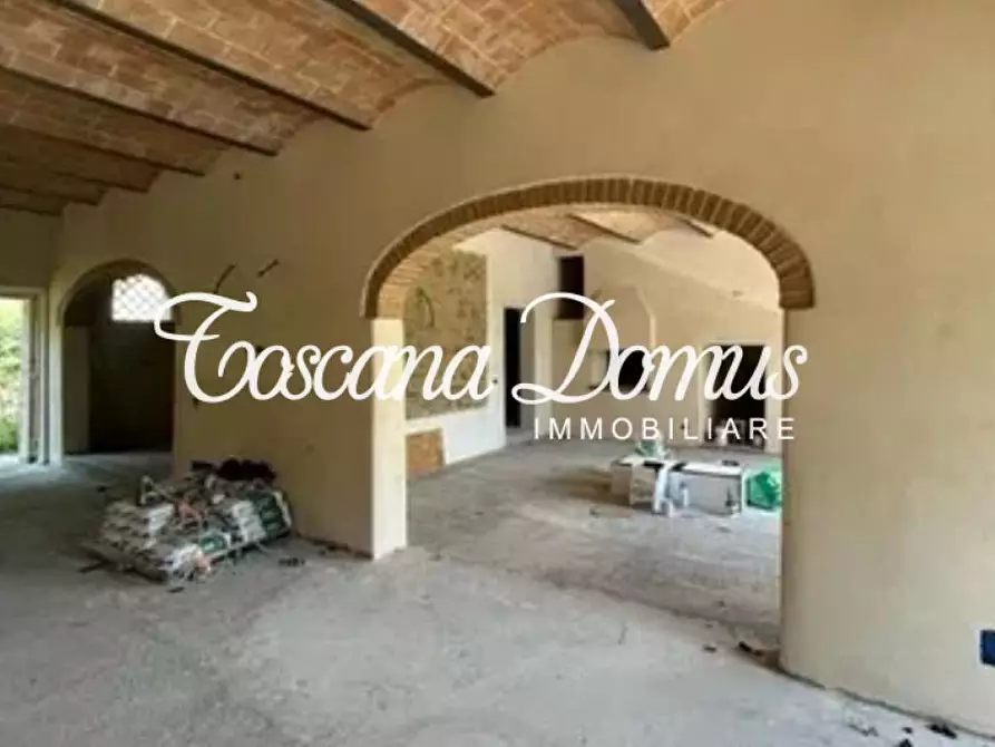 Immagine 2 di Deposito in vendita  a Castelnuovo Berardenga