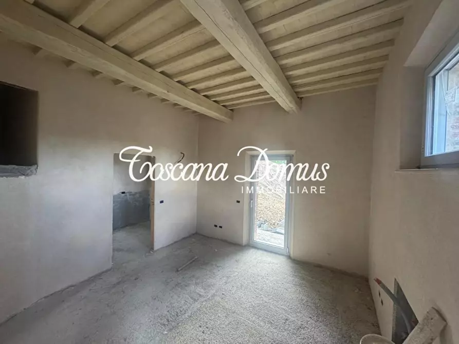 Immagine 8 di Deposito in vendita  a Castelnuovo Berardenga