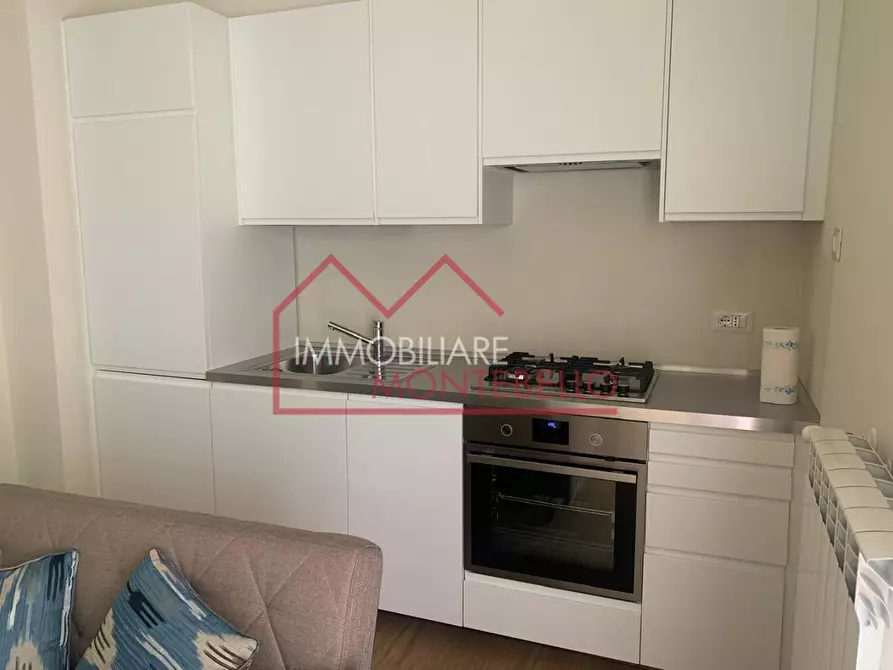 Immagine 12 di Appartamento in vendita  a Camaiore