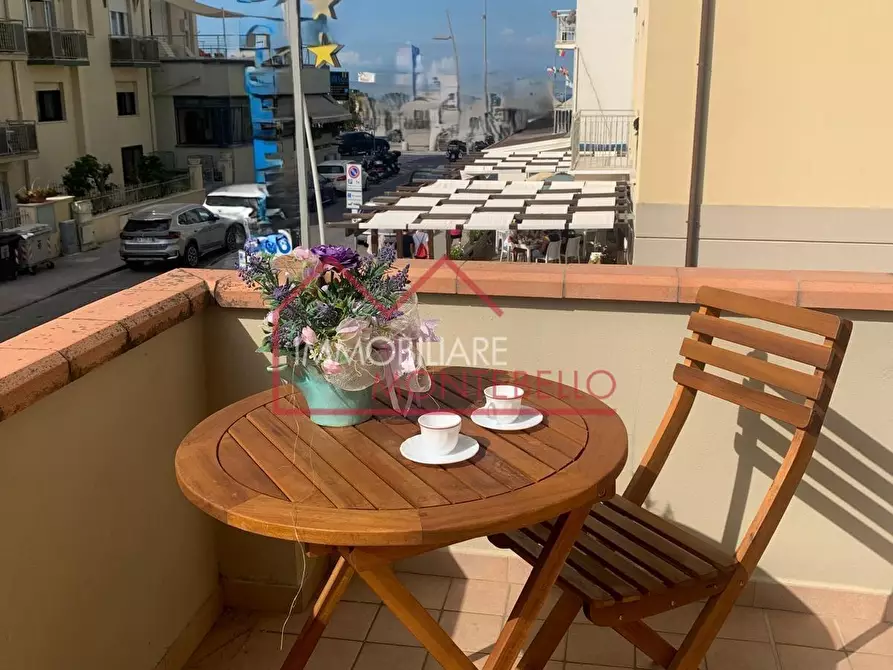 Immagine 1 di Appartamento in vendita  a Camaiore