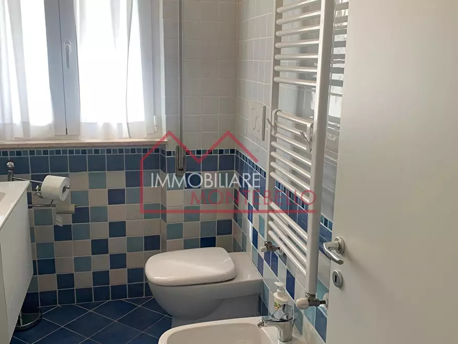 Immagine 11 di Appartamento in vendita  a Camaiore