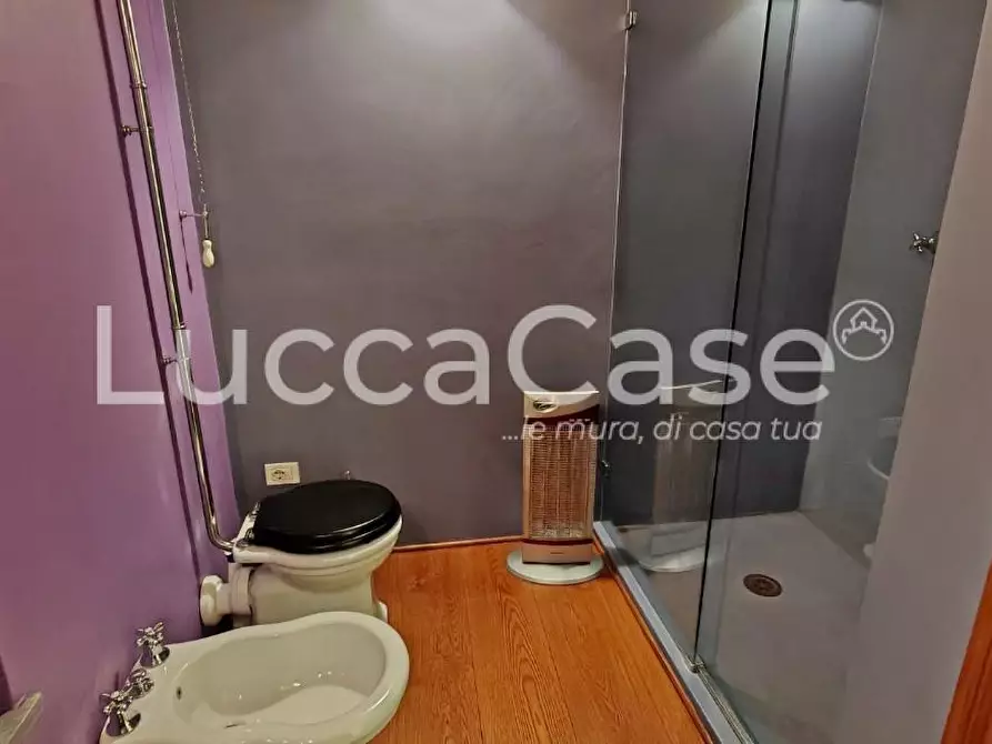 Immagine 6 di Appartamento in vendita  a Lucca