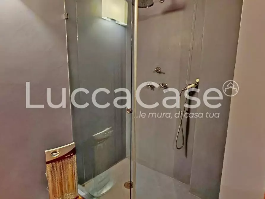 Immagine 8 di Appartamento in vendita  a Lucca