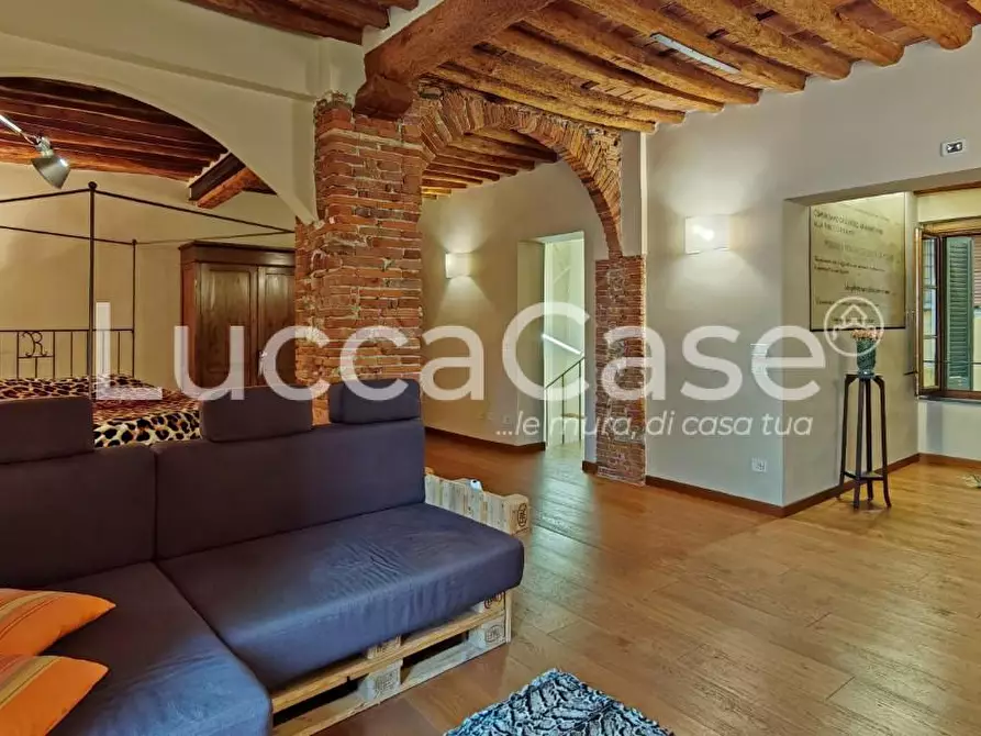 Immagine 3 di Appartamento in vendita  a Lucca