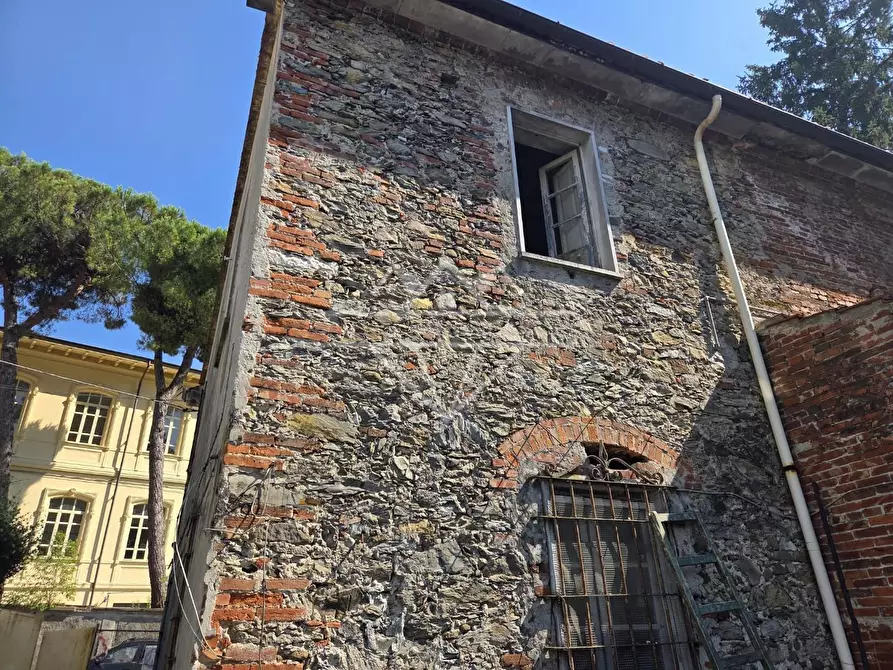 Immagine 7 di Casa semindipendente in vendita  a Carrara