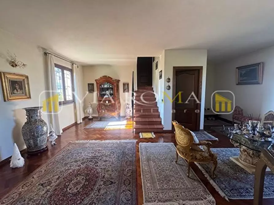 Immagine 6 di Casa indipendente in vendita  a Lucca