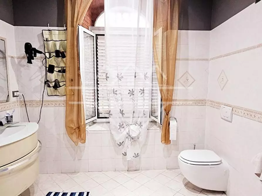 Immagine 9 di Porzione di casa in vendita  a Carrara