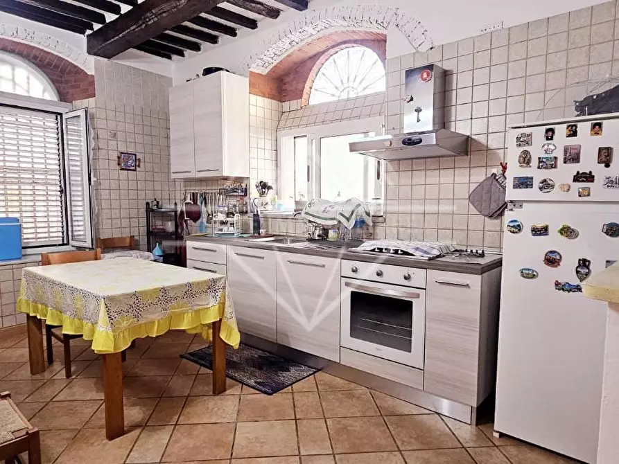 Immagine 8 di Porzione di casa in vendita  a Carrara