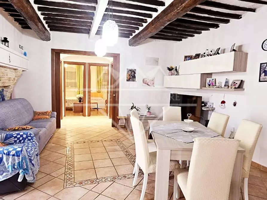 Immagine 3 di Porzione di casa in vendita  a Carrara