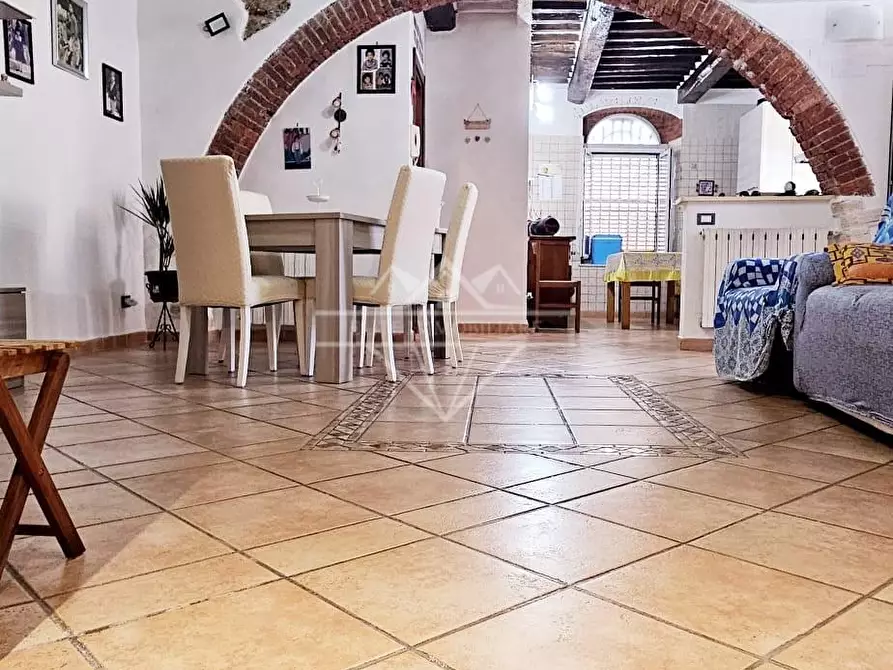 Immagine 5 di Porzione di casa in vendita  a Carrara