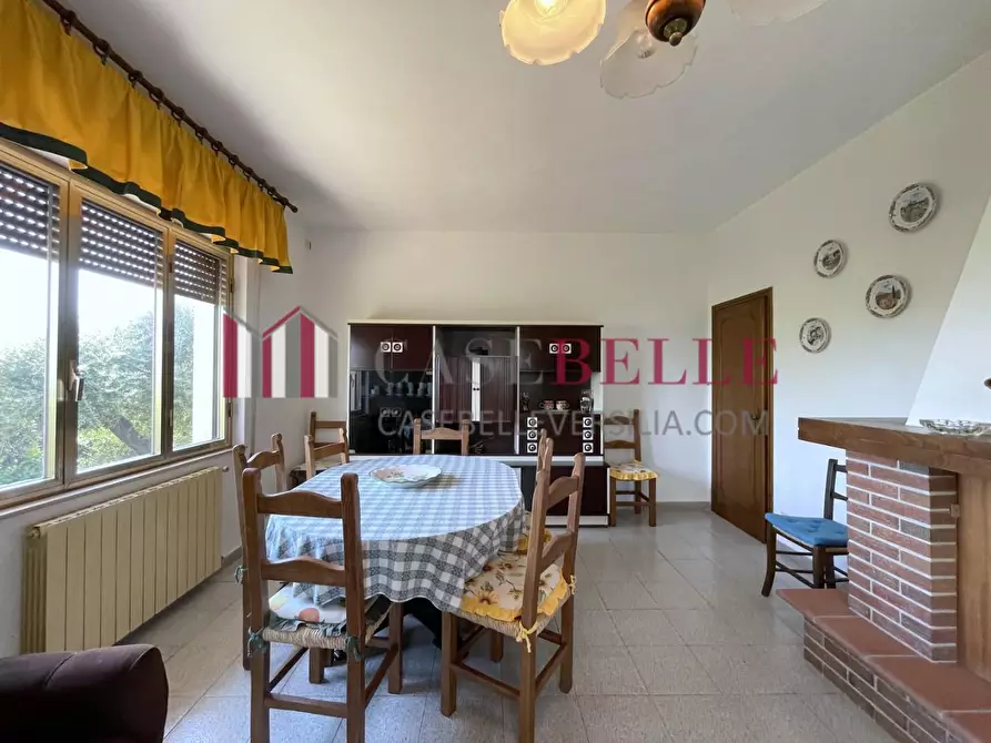 Immagine 2 di Villa in vendita  a Massarosa