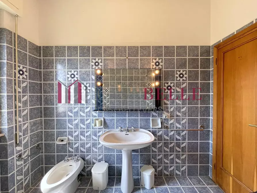 Immagine 46 di Villa in vendita  a Massarosa