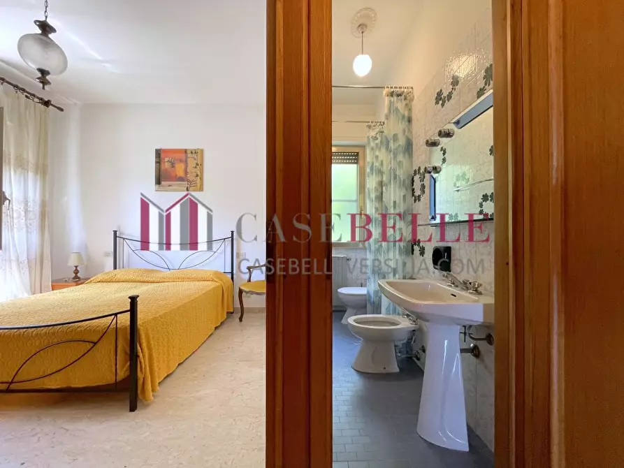 Immagine 35 di Villa in vendita  a Massarosa