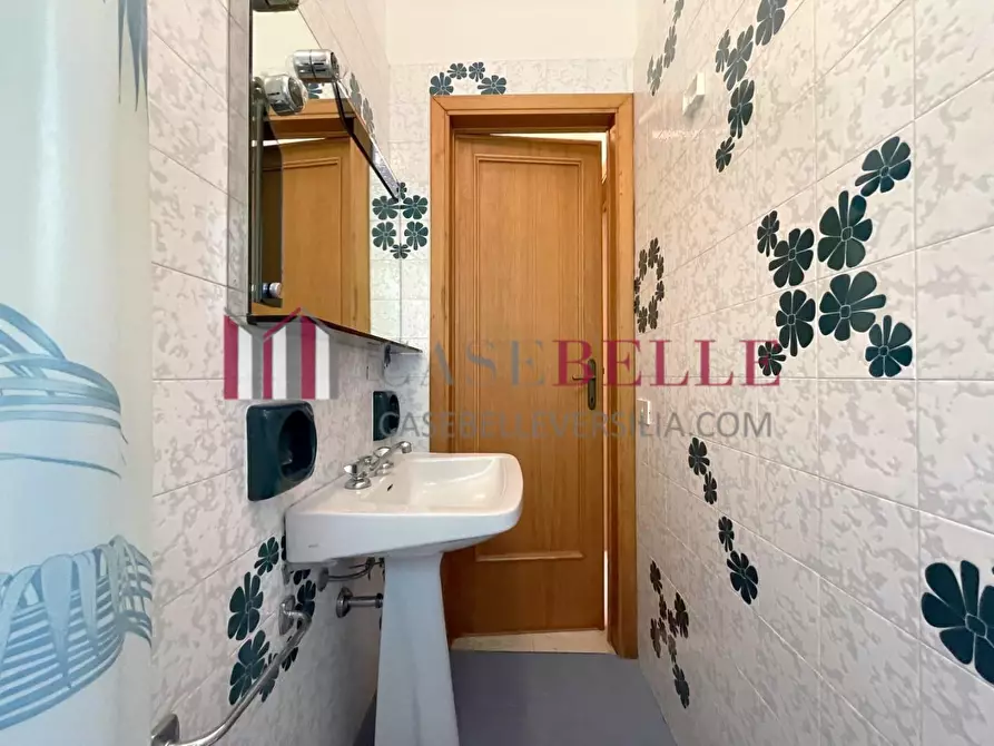 Immagine 38 di Villa in vendita  a Massarosa