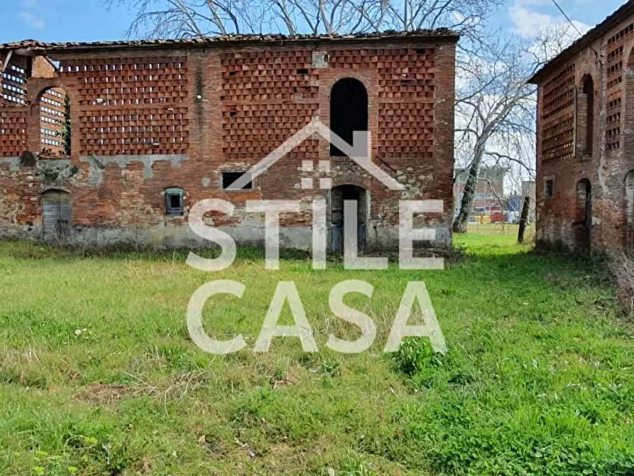 Immagine 2 di Deposito in vendita  a Porcari