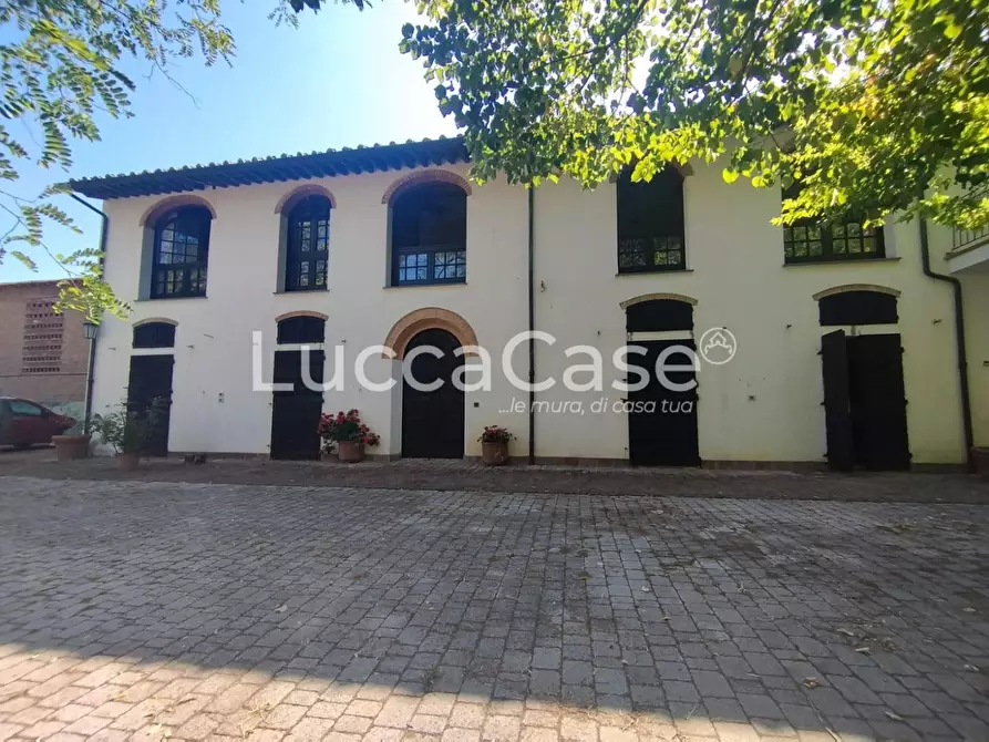 Immagine 2 di Casa colonica in vendita  a Pisa