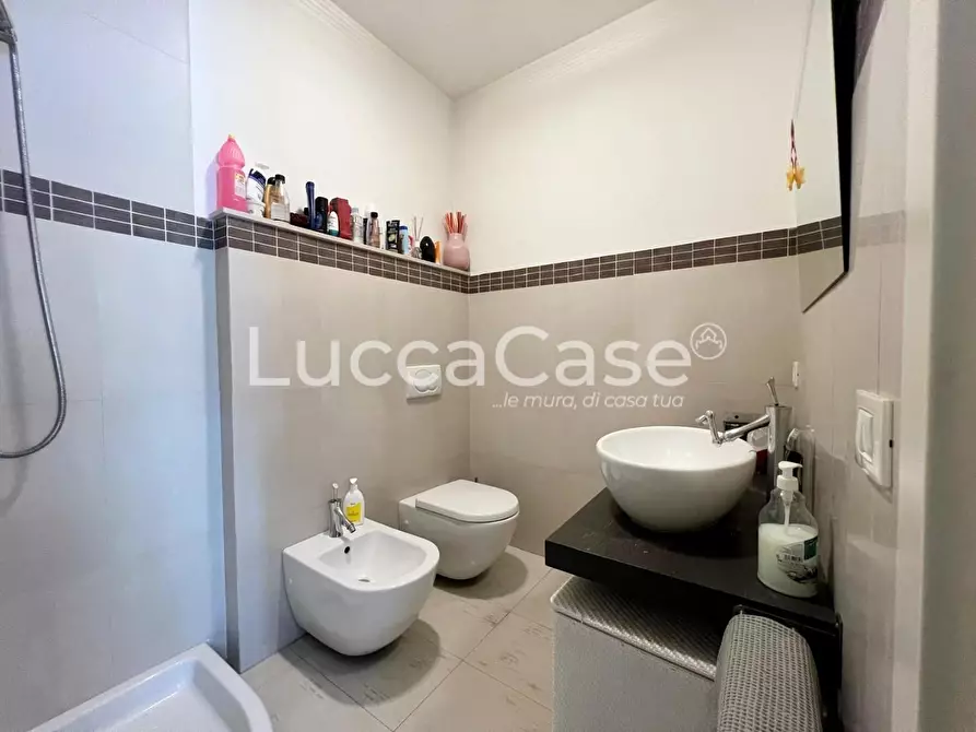 Immagine 14 di Villetta a schiera in vendita  a Lucca